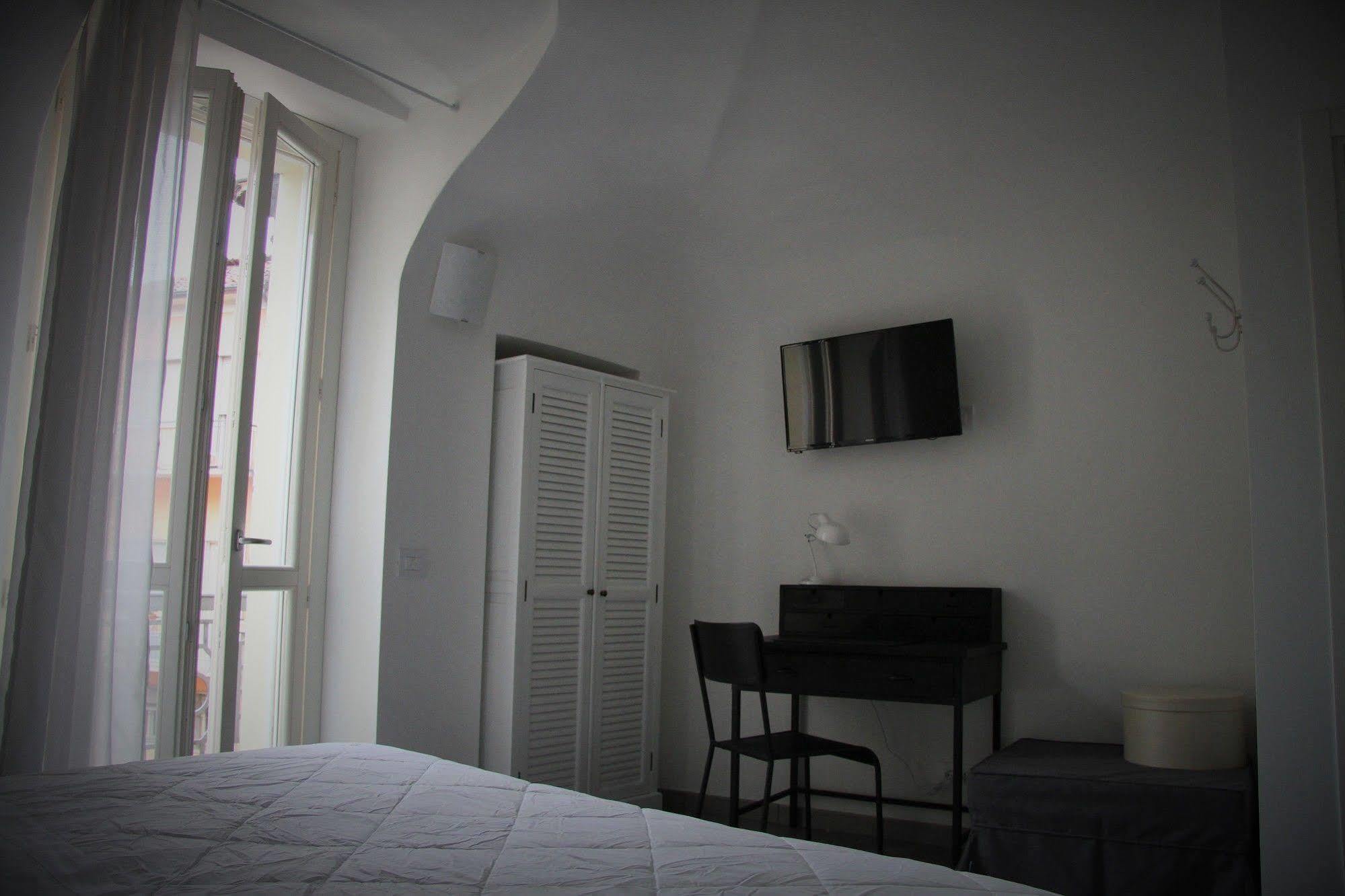La Terrazza Vercelli Bed & Charme Bagian luar foto