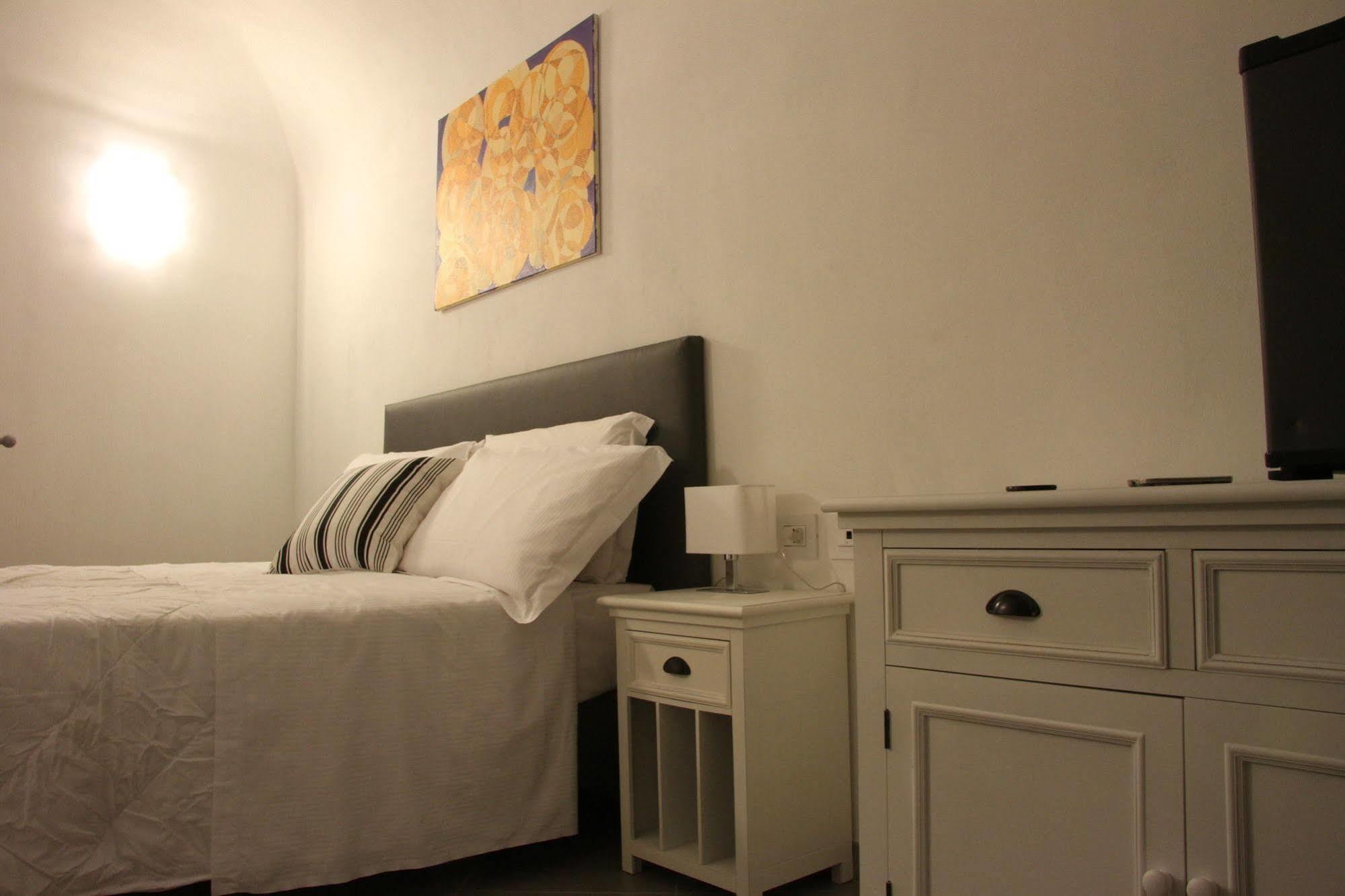 La Terrazza Vercelli Bed & Charme Bagian luar foto